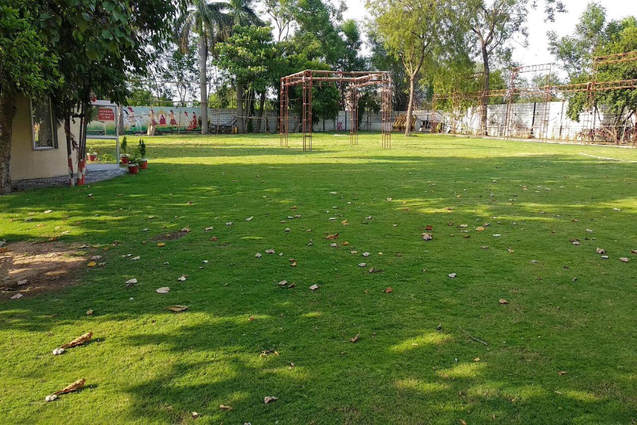 Oyo 14354 Amar Marriage Palace Dharmpura Exterior photo