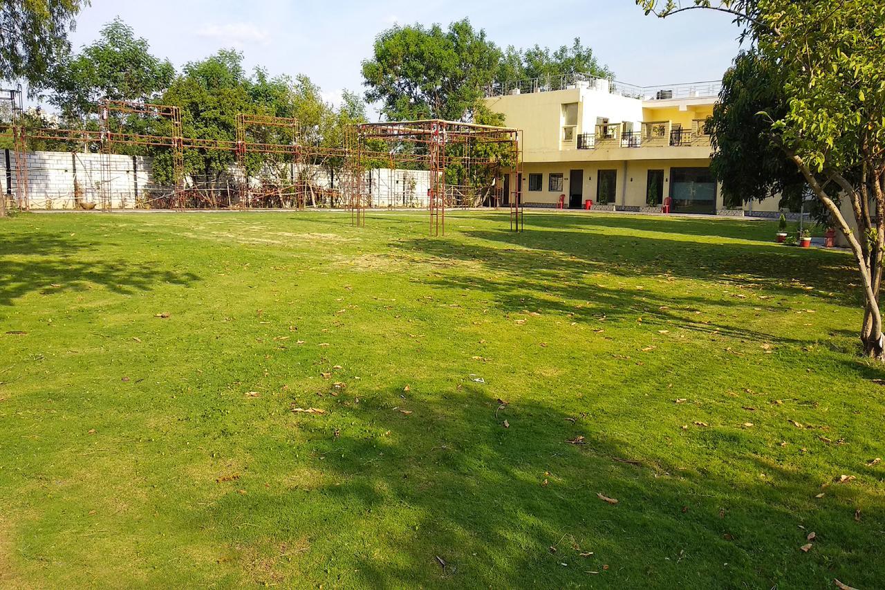 Oyo 14354 Amar Marriage Palace Dharmpura Exterior photo
